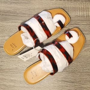 A new day, size 8, women's sandals